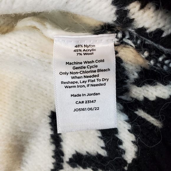 Talbots Fair Isle Wool Blend Crewneck Sweater Sz M Petite Ivory Black - Picture 10 of 10